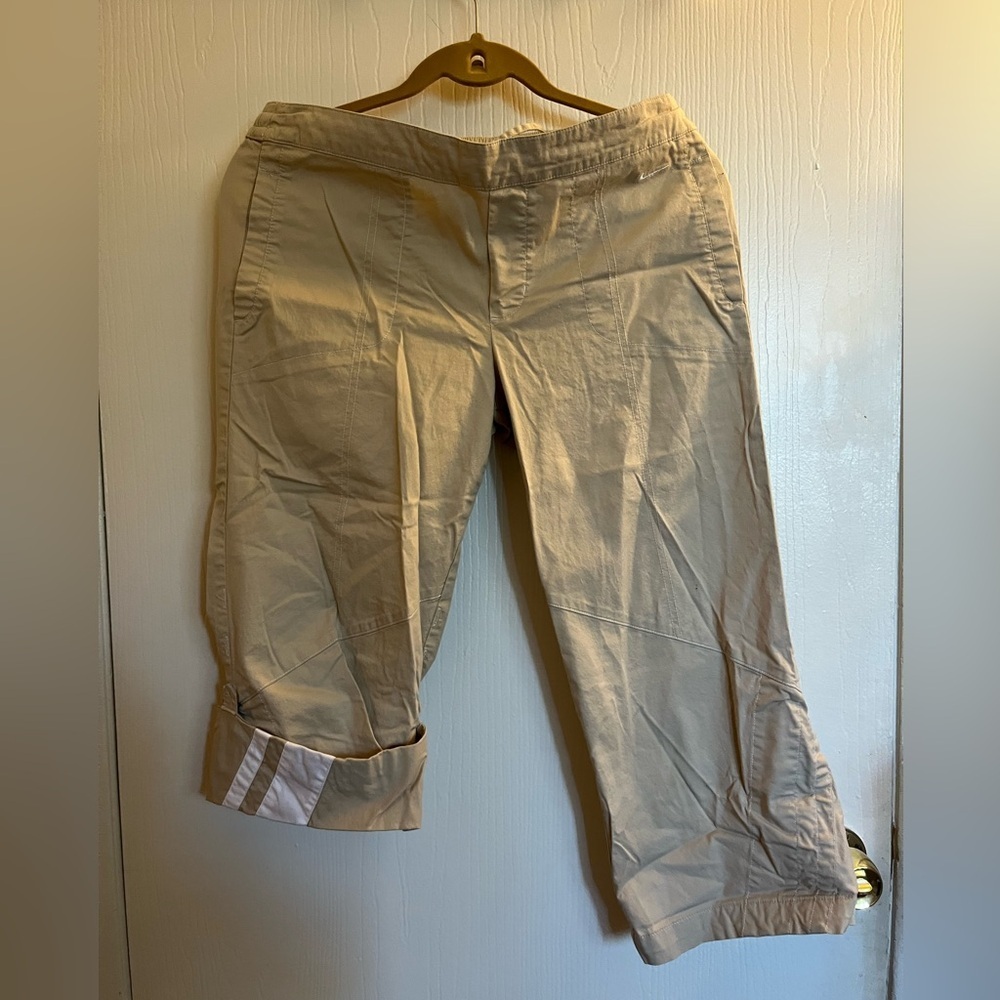 Women’s Nike Outdoor Adjustable Leg Roll Pant Size Small Tan Elastic Waist
